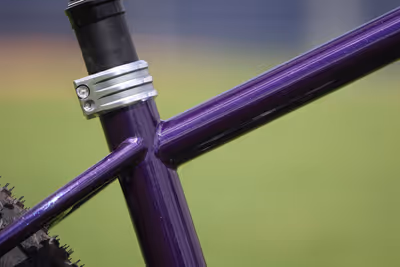 Welded seat cluster on steel hardtail